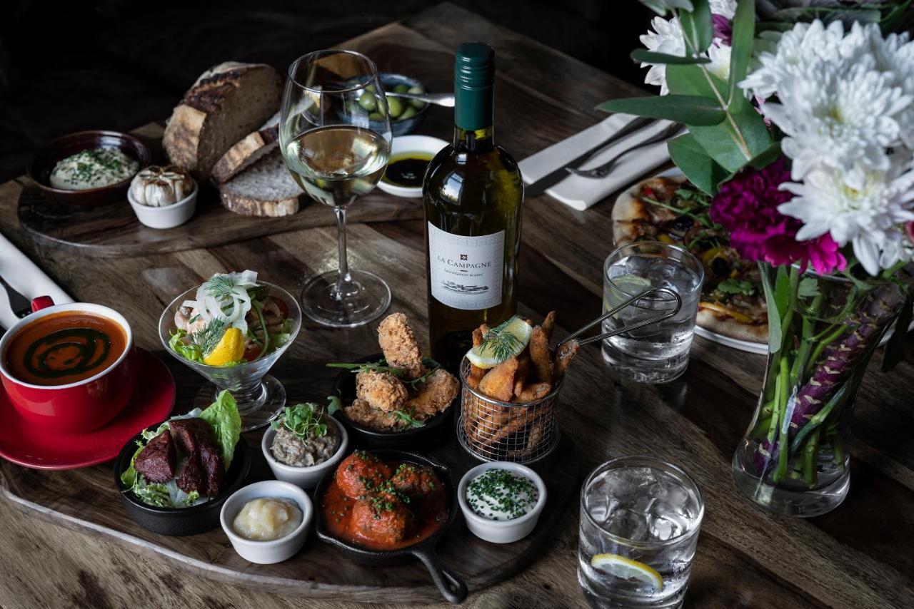 The Walnut Tree Inn Blisworth Екстер'єр фото