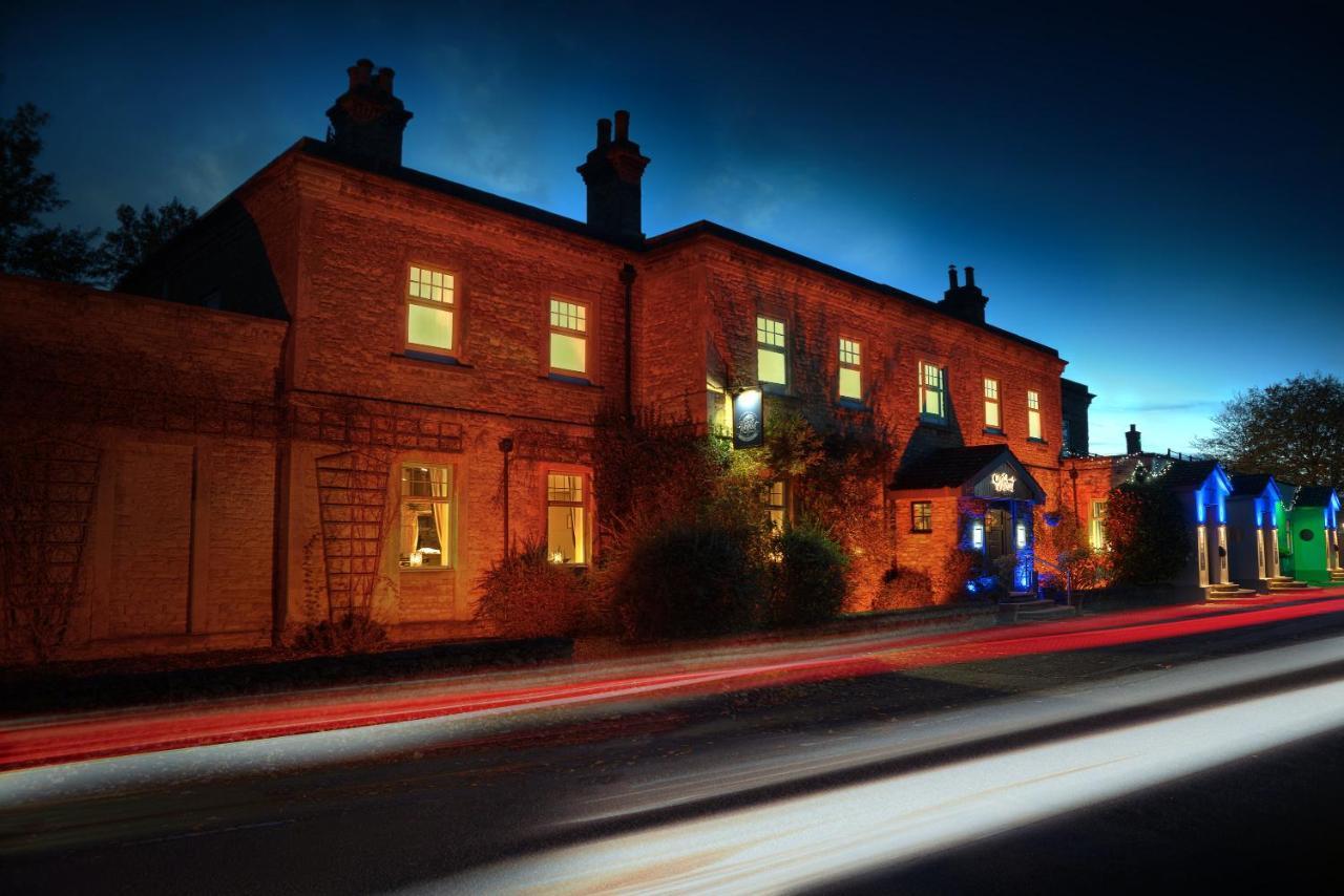 The Walnut Tree Inn Blisworth Екстер'єр фото
